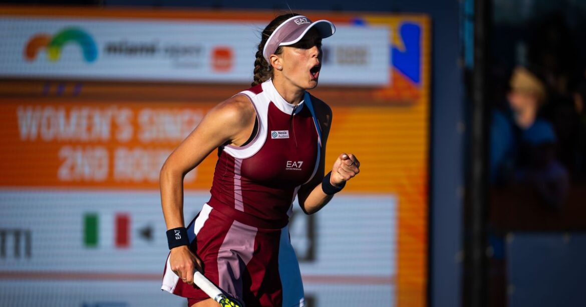 Bronzetti tops Osaka for first time