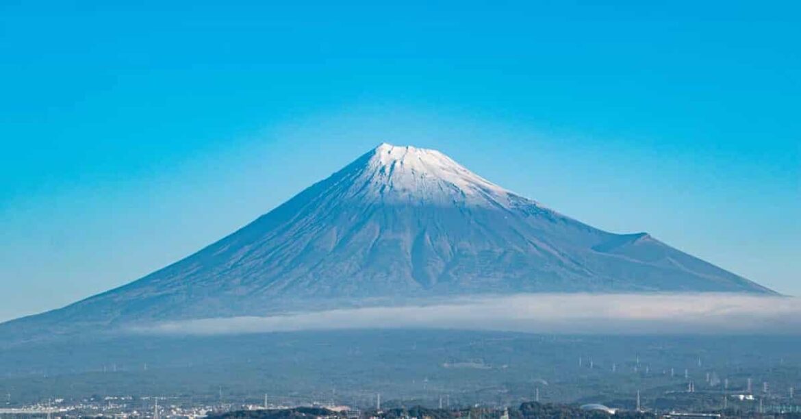 Snow Cap Finally Appears on Iconic Mount Fuji, Japan, Latest in the Past 130 Years