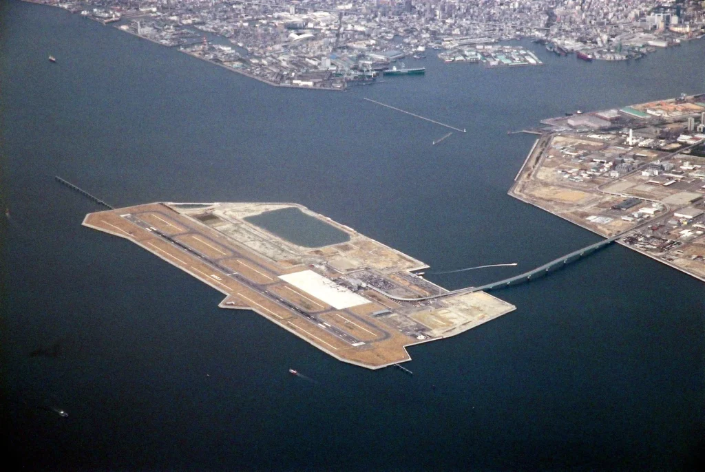 Korean Air (KE) has inaugurated its new Seoul Incheon (ICN) to Kobe (UKB) route, marking a historic milestone as the first international flight service at Kobe Airport. 