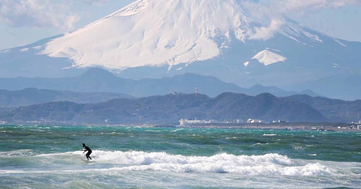 Climber Rescued Twice From Mt. Fuji After Returning for Lost Phone