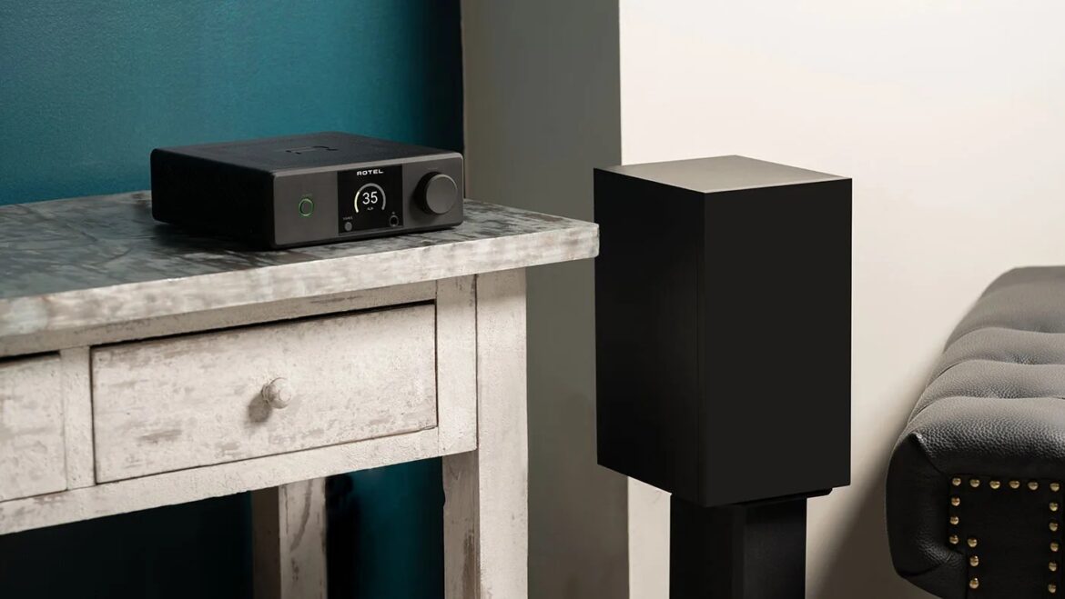 A Revered Japanese Hi-Fi Brand’s New Affordable Amp Is Primed for Budget-Conscious Audiophiles Rotel DX-5 integrated amplifier