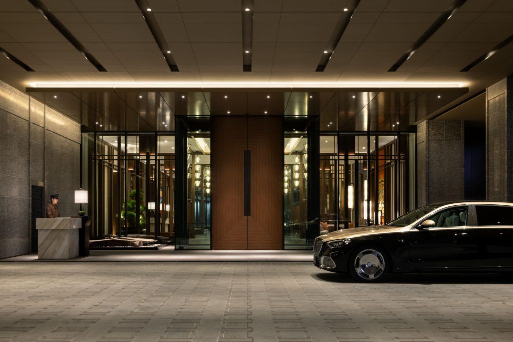 Waldorf Astoria ground floor entrance. Courtesy of Waldorf Astoria
