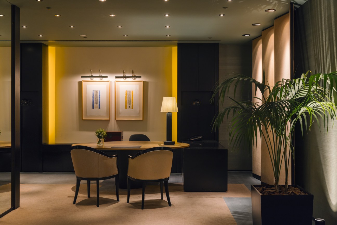 Low-lit reception