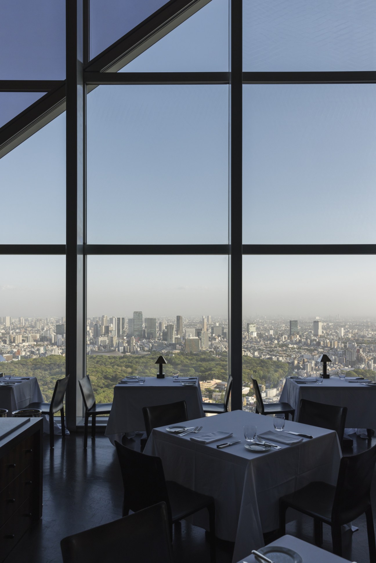 Floor-to-ceiling windows of the 52nd floor New York Grill