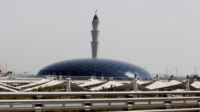 No 10. Doha Hamad International Airport | Airport code: DOH | total seats: 2,418,286 | Doha’s Hamad International Airport (DOH) is a major air travel hub for the Middle East, known for its luxurious facilities and high service standards. The airport handles a large number of flights, particularly for Qatar Airways, and offers a wide range of amenities, including art installations and premium lounges. Hamad International serves as a central connecting point for travellers flying between Asia, Europe, and Africa.