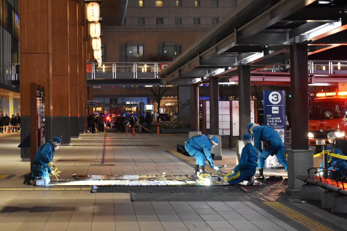 Bleeding man arrested after attacking Kyoto train station staff with knife Bleeding man arrested after attacking Kyoto train station staff with knife