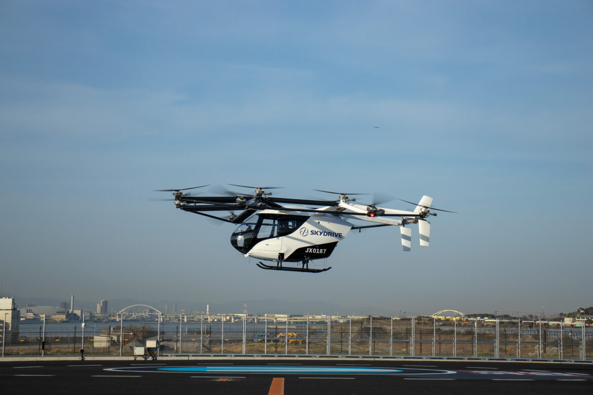 SkyDrive, a Japanese ‘flying car’ developer, unveiled a demonstration flight in the Osaka Kansai Expo venue, toward passenger flight in this summer