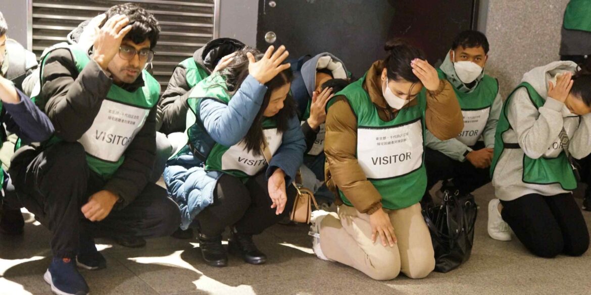 Tokyo disaster drills tackle language barrier with tourists Tokyo disaster drills tackle language barrier with tourists