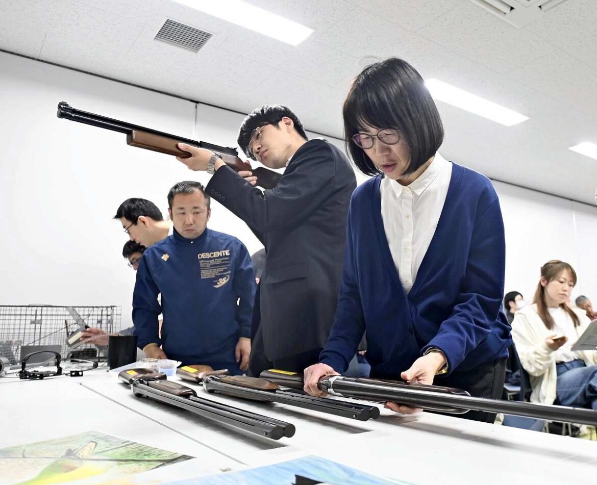 City Government in Hokkaido Ramps Up Bear Hunter Training; Local Interest Surges Following Recent Attacks City Government in Hokkaido Ramps Up Bear Hunter Training; Local Interest Surges Following Recent Attacks