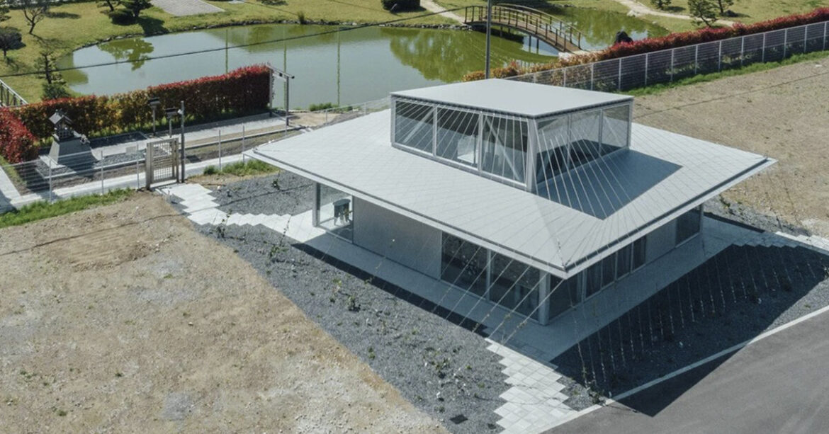 hanging wires envelop japan's maxell kuse ga aru studio by kvalito