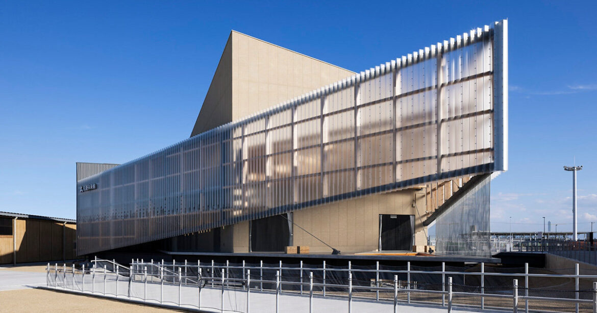 mitsubishi pavilion at expo 2025 osaka hovers like a ‘mother ship’ above the ground mitsubishi pavilion at expo 2025 osaka hovers like a 'mother ship' above the ground