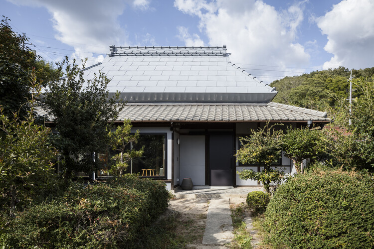 Old Homes, New Stories: 11 Traditional Japanese Homes Renovated for Modern Living  - Image 11 of 12