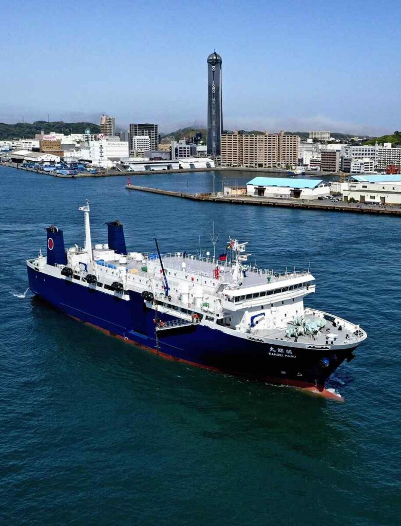 Whaling Mother Ship Kangei Maru Sets Sail for 2nd Season; Aims to Catch Fin Whales in Sea of Okhotsk Off Hokkaido Whaling Mother Ship Kangei Maru Sets Sail for 2nd Season; Aims to Catch Fin Whales in Sea of Okhotsk Off Hokkaido