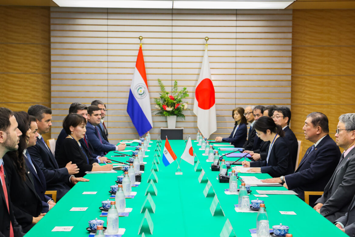 Japan-Paraguay Summit Meeting (Summary) (Diplomatic Relations) Japan-Paraguay Summit Meeting (Summary) (Diplomatic Relations)