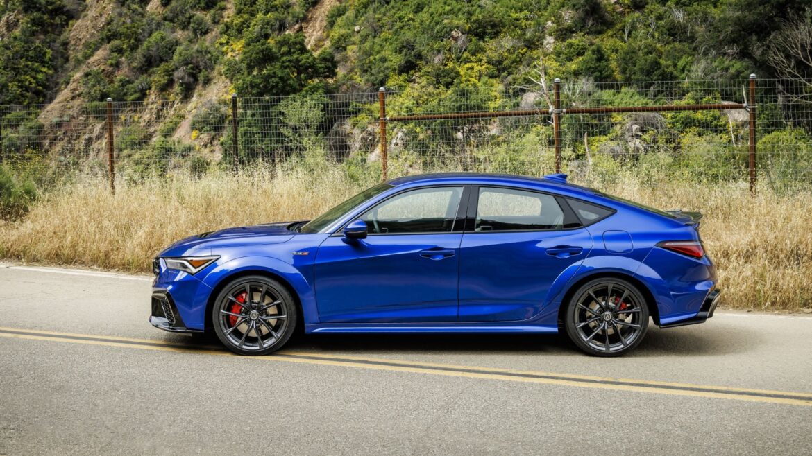 The Best Budget-Friendly Japanese Luxury Sports Sedan in 2025 The Best Budget-Friendly Japanese Luxury Sports Sedan in 2025