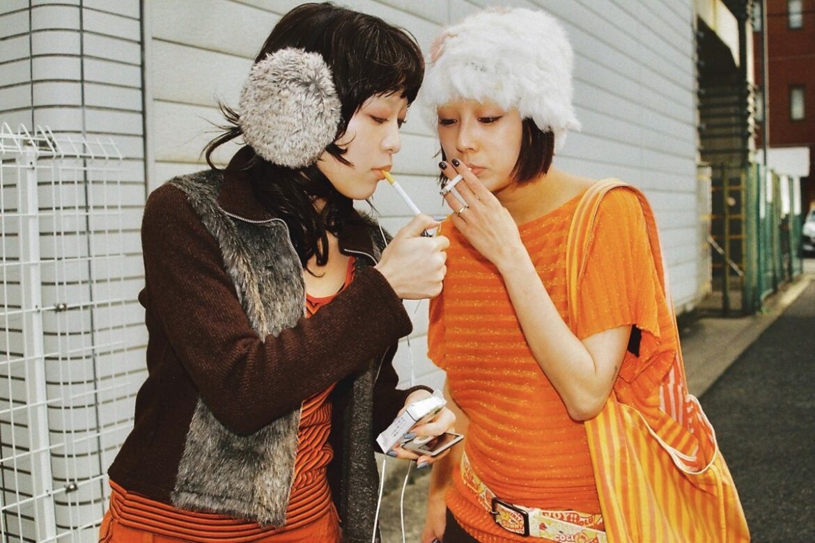 ‘Girls capturing girls’: A female perspective on the women of Osaka ‘Girls capturing girls’: A female perspective on the women of Osaka