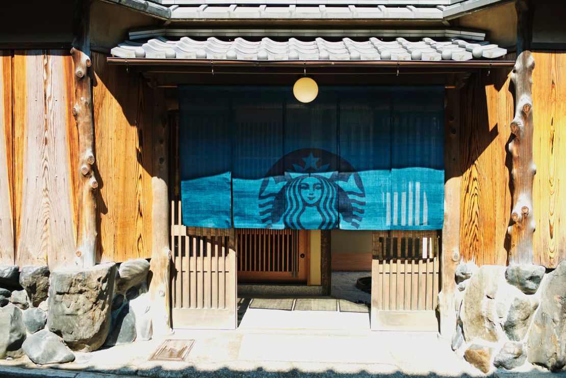 Kyoto's new Starbucks fits right in.