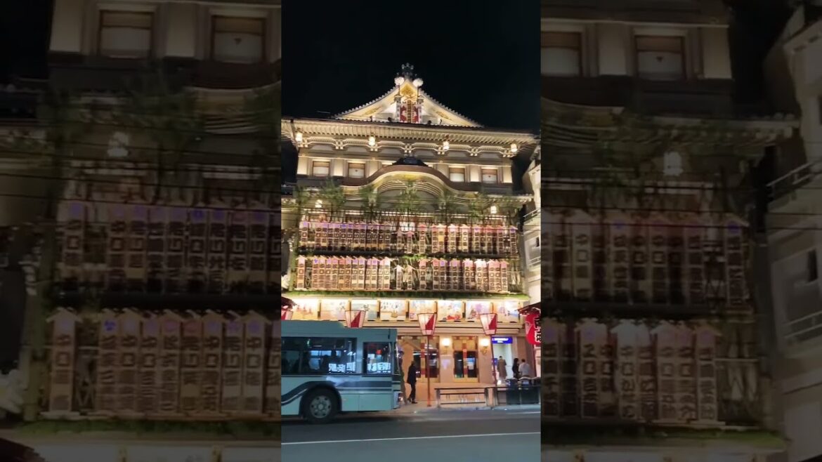 【KYOTO】 Must-See Nice Photo Spot - Minamiza Theater