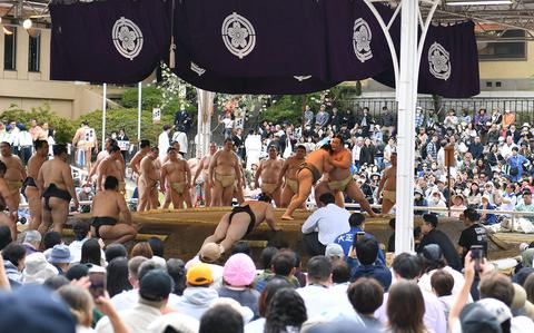Sport and spirituality collide on the grounds of a controversial Tokyo shrine Sport and spirituality collide on the grounds of a controversial Tokyo shrine