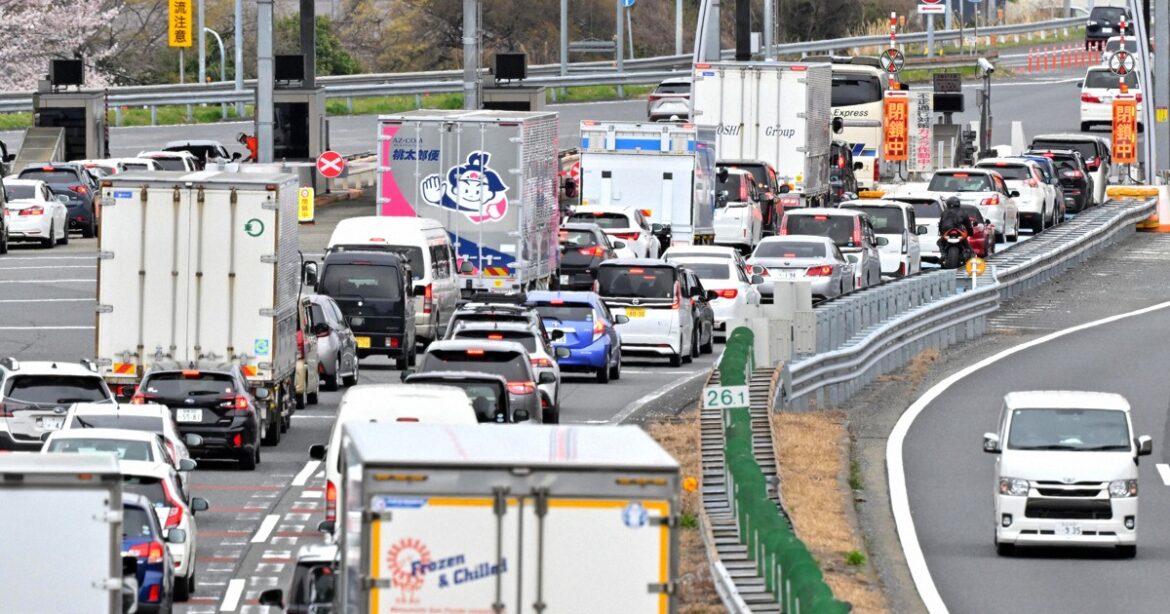 Japan expressway operator to waive unpaid tolls from major ETC failure