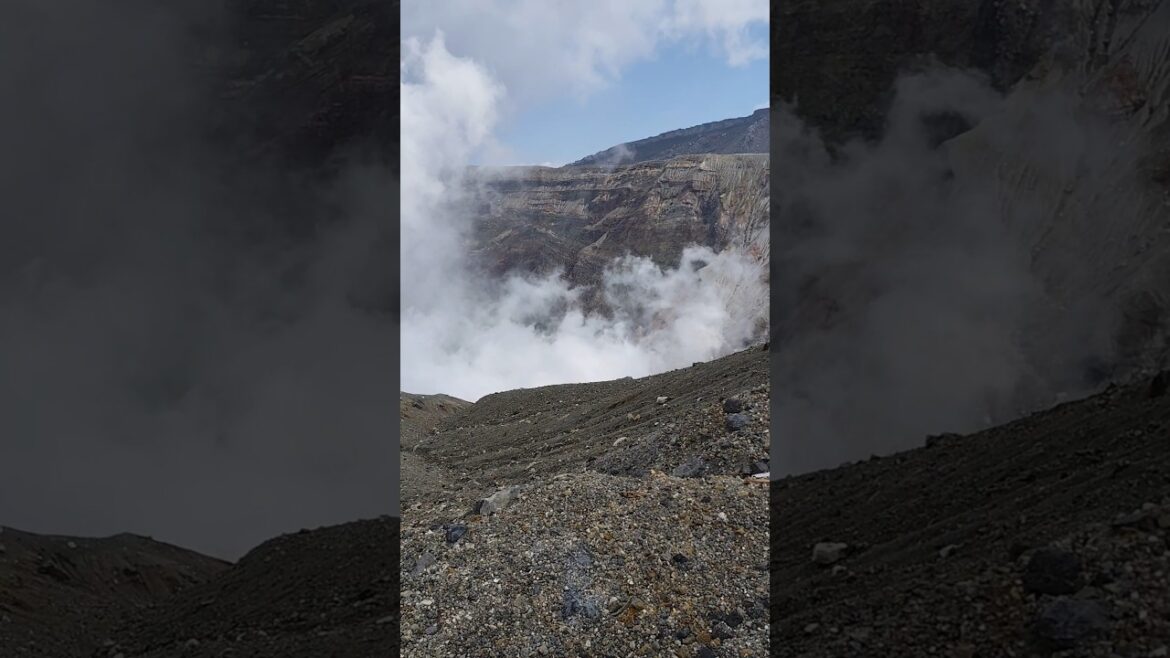 Aso, Japan 🇯🇵 #japan #kyushu #japanese #aso #kumamoto #volcano #mountain