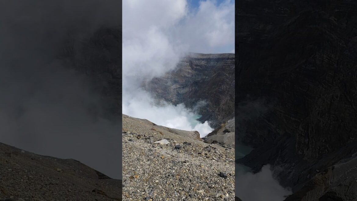 Aso, Japan 🇯🇵 #japan #kyushu #japanese #aso #kumamoto #volcano #mountain