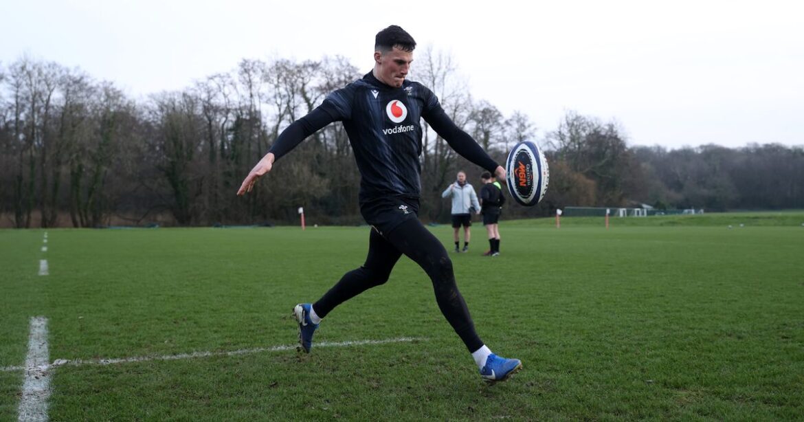 Wales have a problem position emerging for Japan tour as uncapped star now a real contender Ipso logo