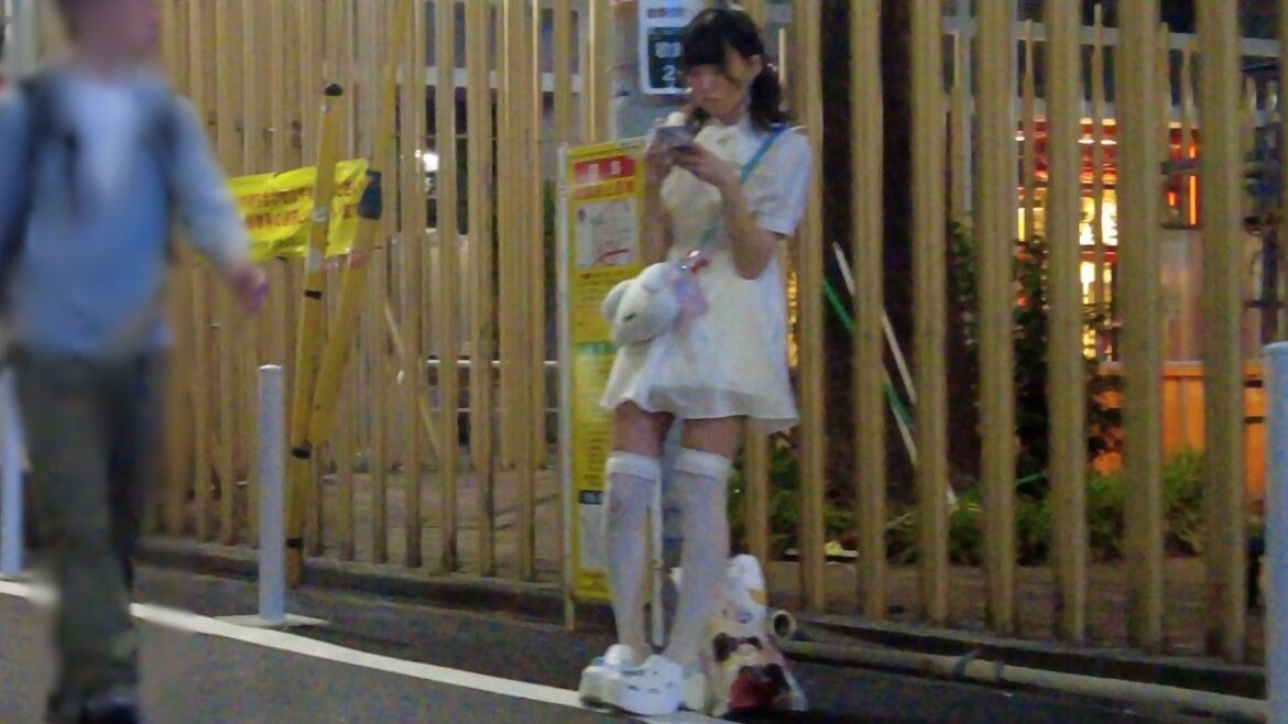 Quite lively tonight! [Night walk - 4K] Shinjuku kabukicho - Okubo Park (May 13, 2025)