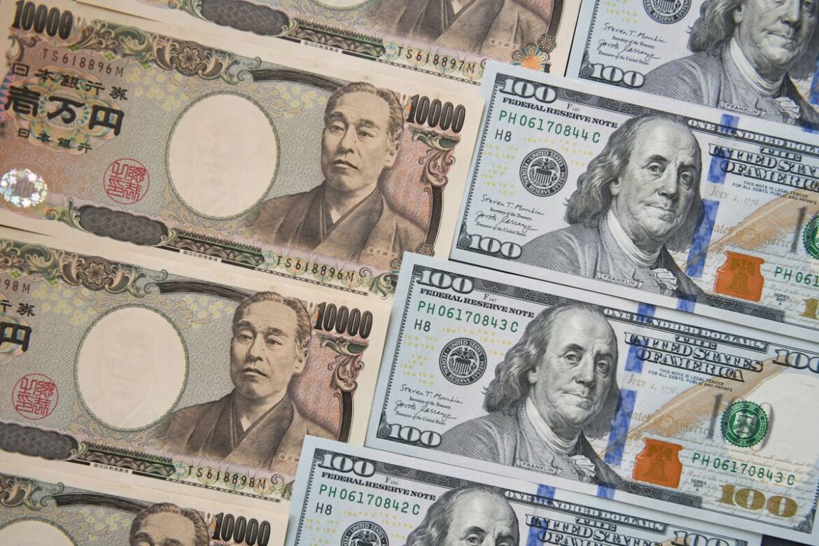 Japan Aims for Currency Talks With US Based on Past Dialogue Japan Aims for Currency Talks With US Based on Past Dialogue