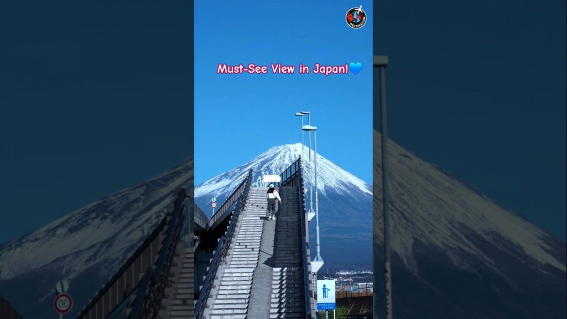 The Magic of Mount Fuji | Japan Travel Short Film 🏔️ #shorts #fujilove / माउंट फ़ूजी / 富士山