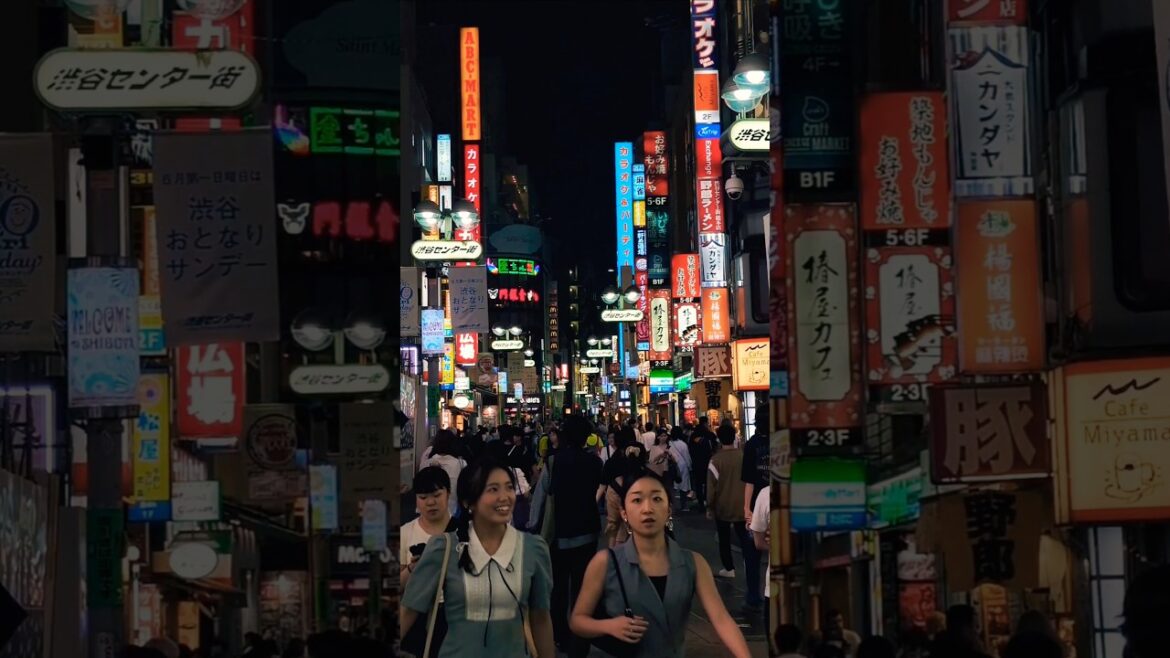 Neon Lights in Tokyo 🇯🇵 Japan Travel 2025 (東京)