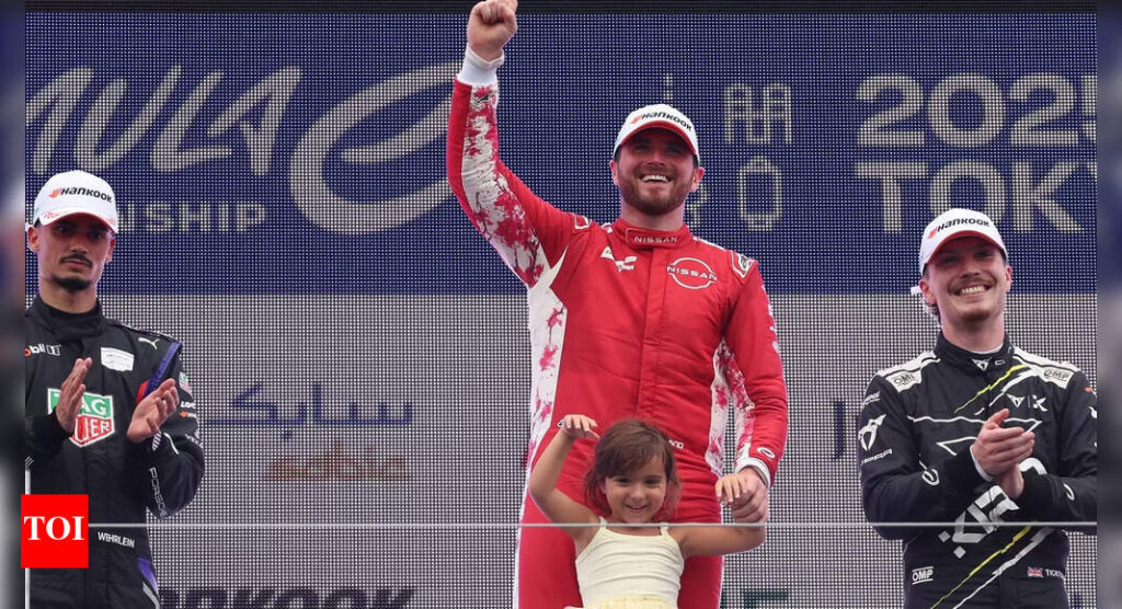 Oliver Rowland on seeing daughter after fourth win of the season in Tokyo: “I just couldn’t help but be super emotional” | Formula – E News Oliver Rowland on seeing daughter after fourth win of the season in Tokyo: “I just couldn't help but be super emotional” | Formula - E News