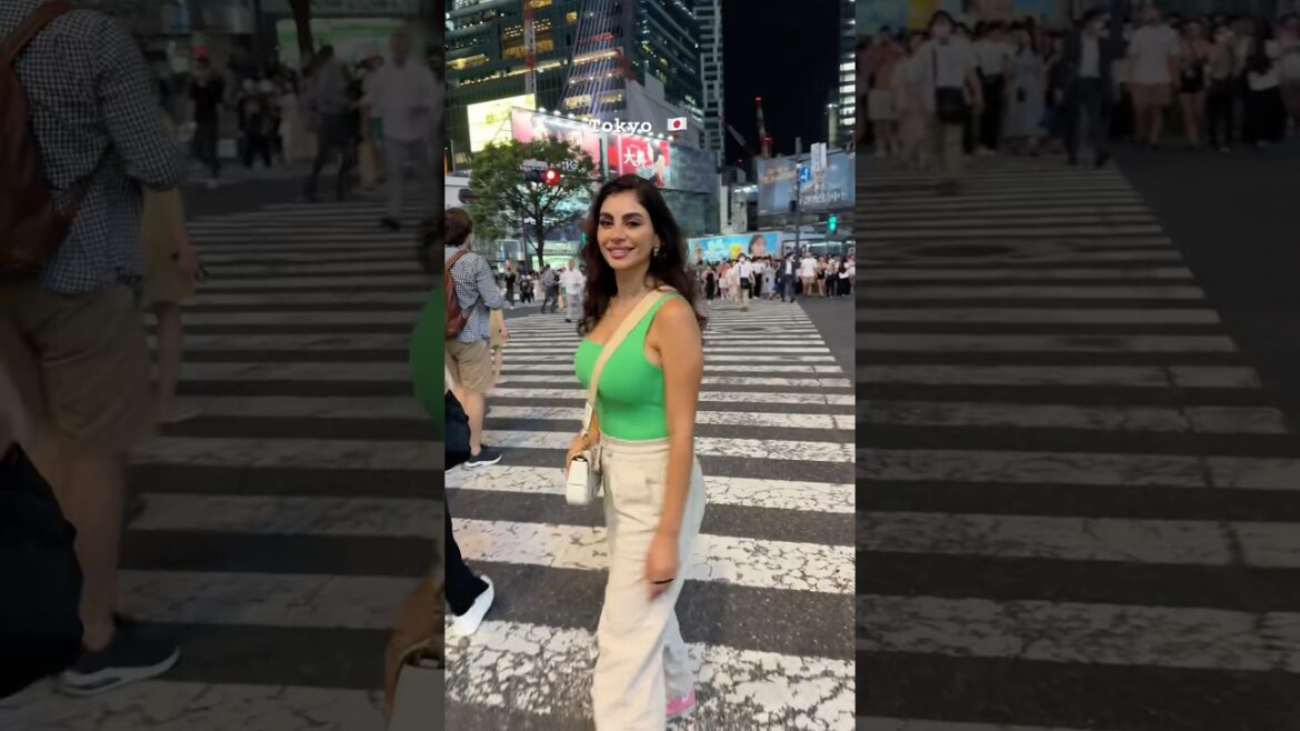 Walking in Tokyo streets. 📍Shibuya crossing. #japan #tokyo #travel