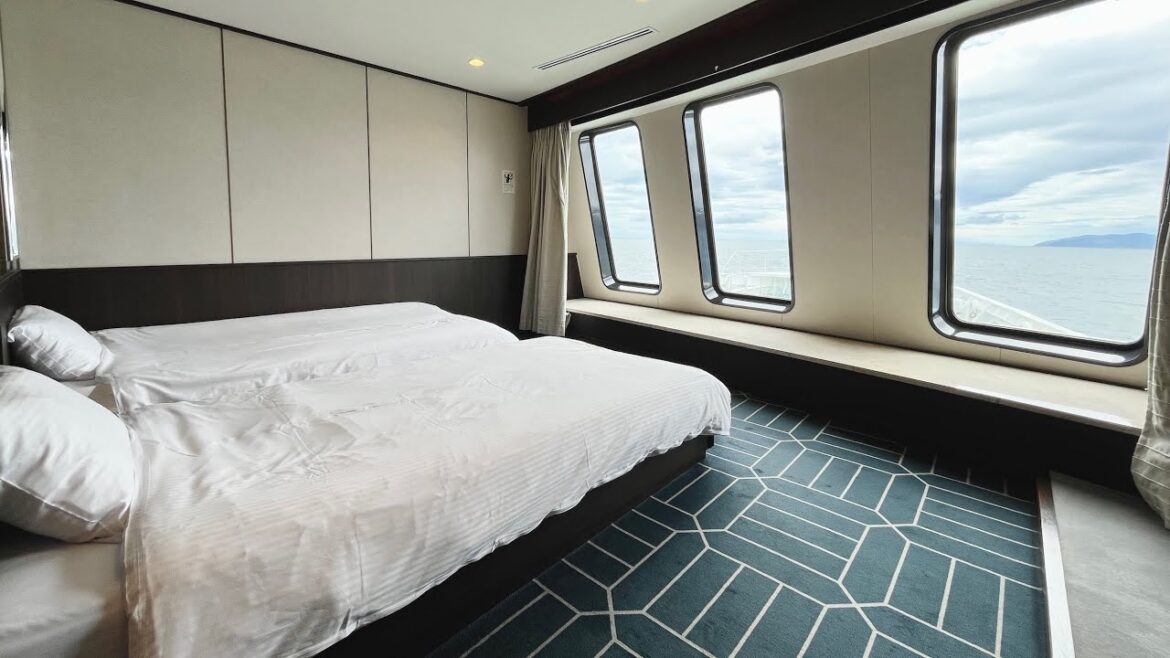 Extreme Nap on the Japanese Local Ferry from Yawatahama to Beppu (Huge Special Cabin)