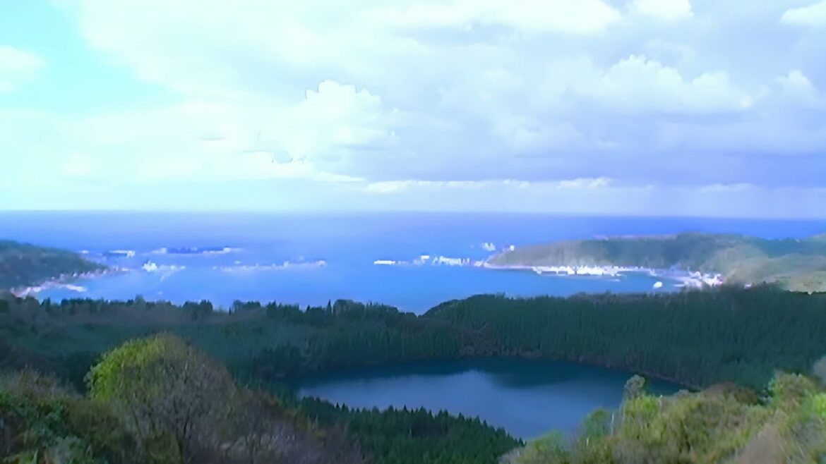 Toga Bay & Ninomegata (Maar Lake) – Oga Peninsula | 2x Speed with Acoustic Guitar [11s]