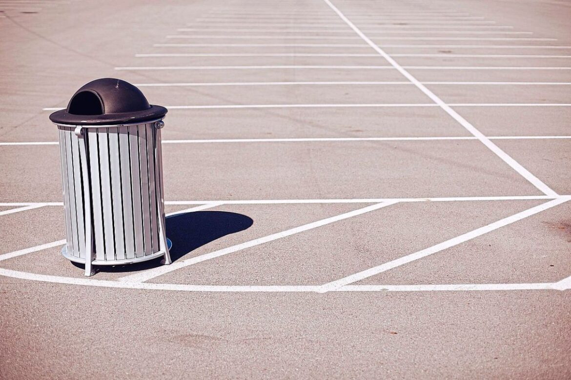 The main reason why there aren’t many rubbish bins in Japan’s public spaces The main reason why there aren't many rubbish bins in Japan's public spaces