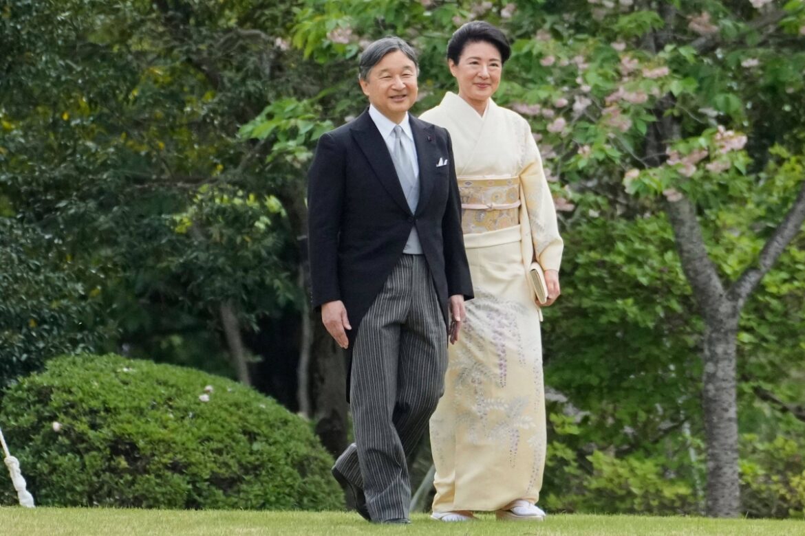 Emperor’s family to visit Okinawa in June Emperor's family to visit Okinawa in June