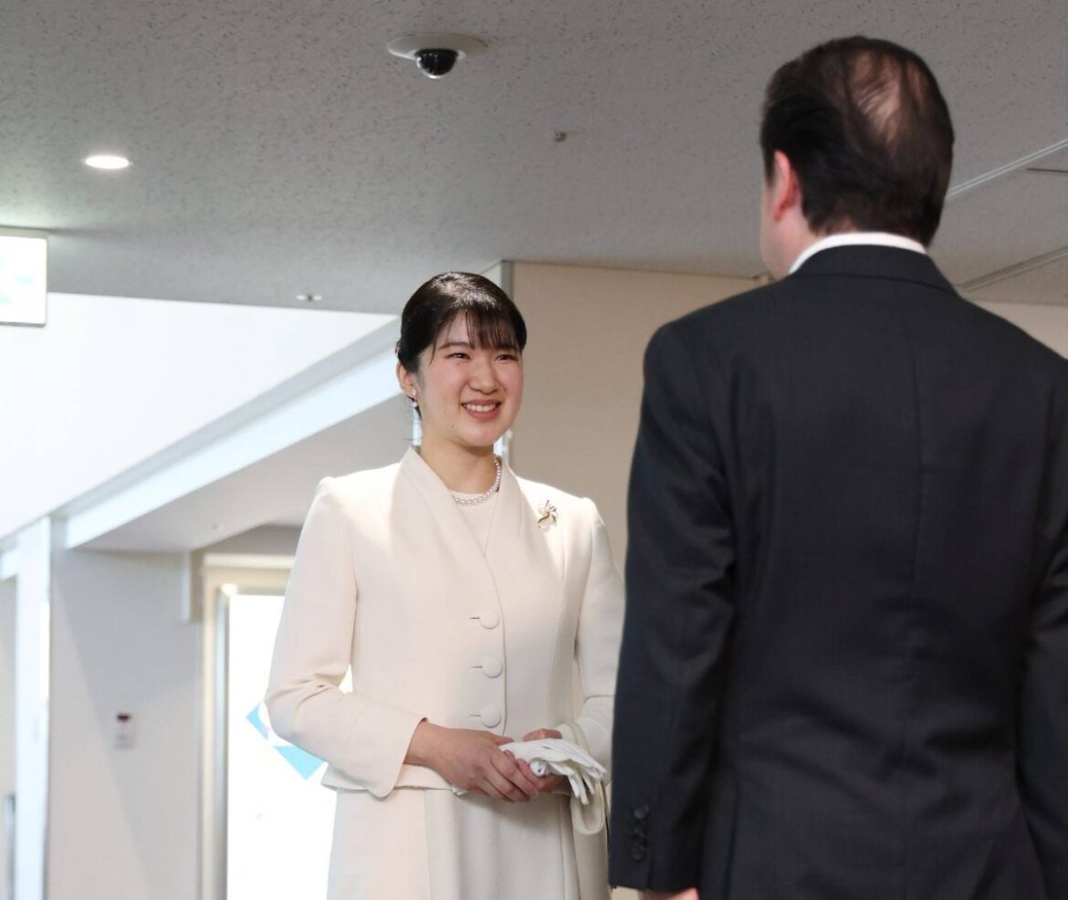 Princess Aiko visits Osaka Expo
