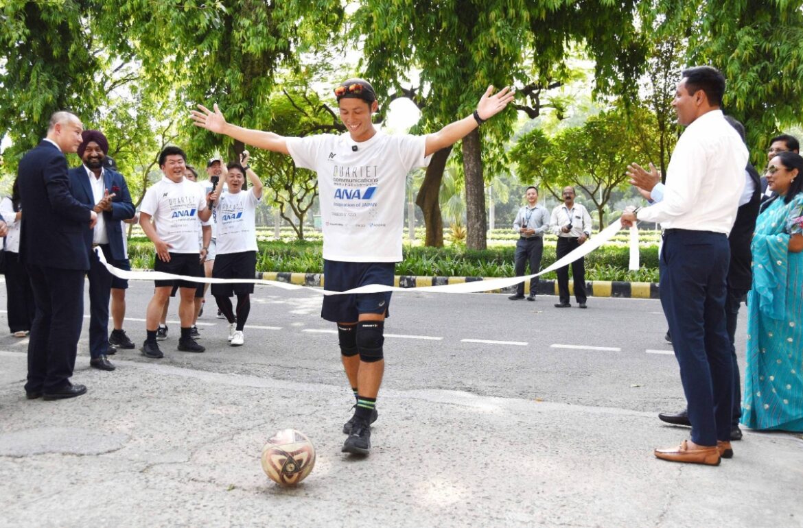 Japanese man dribbles soccer ball 2,000 km across India Japanese man dribbles soccer ball 2,000 km across India