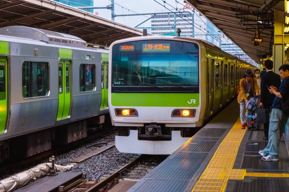 Tokyo’s Yamanote Line resumes suspended train operations Tokyo's Yamanote Line resumes suspended train operations