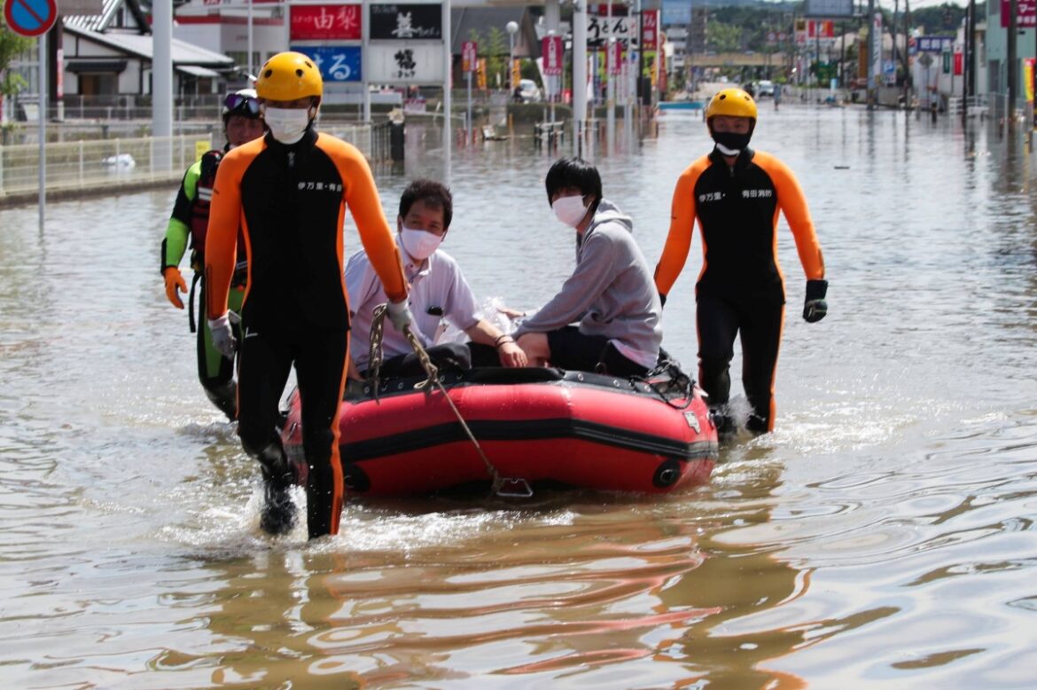 Japan to create public-private network on disaster relief