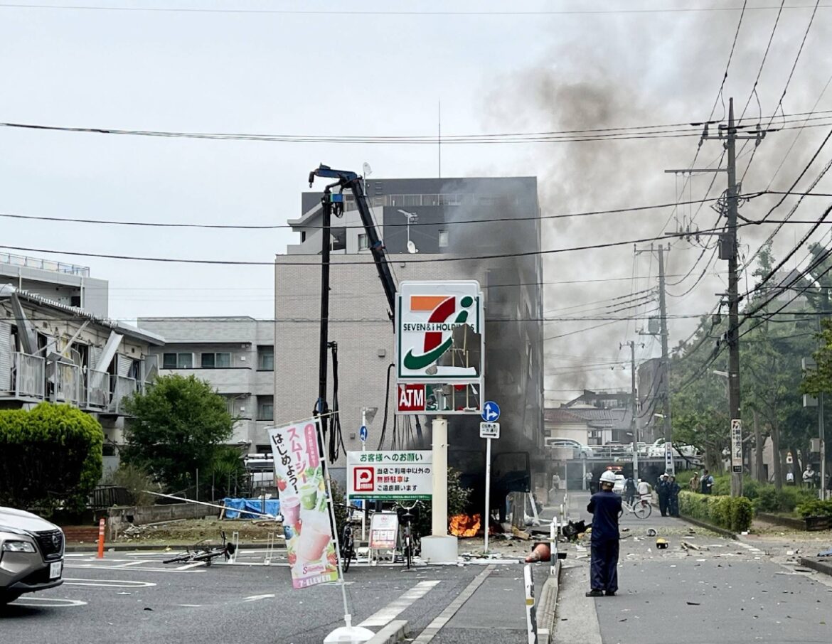 Gas explosion injures 10 at Tokyo construction site, prompting evacuation Gas explosion injures 10 at Tokyo construction site, prompting evacuation