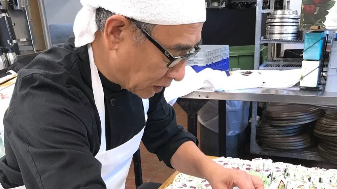 Shigeru Fukuyama, known as Chef Shige, was known for his dedication to making sushi. The restaurant announced his death last week on social media. (Sushi Shige Japanese Restaurant Inc./Facebook - image credit)