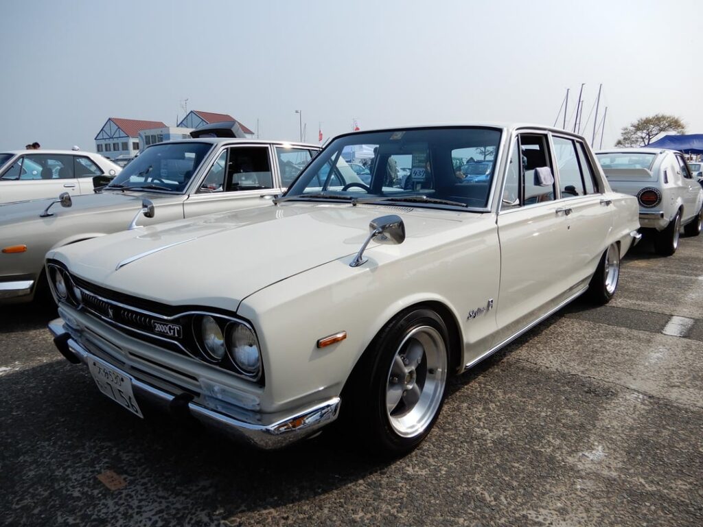 I went to a car show in Fukuoka last spring.  My favourite shots.  My picks.