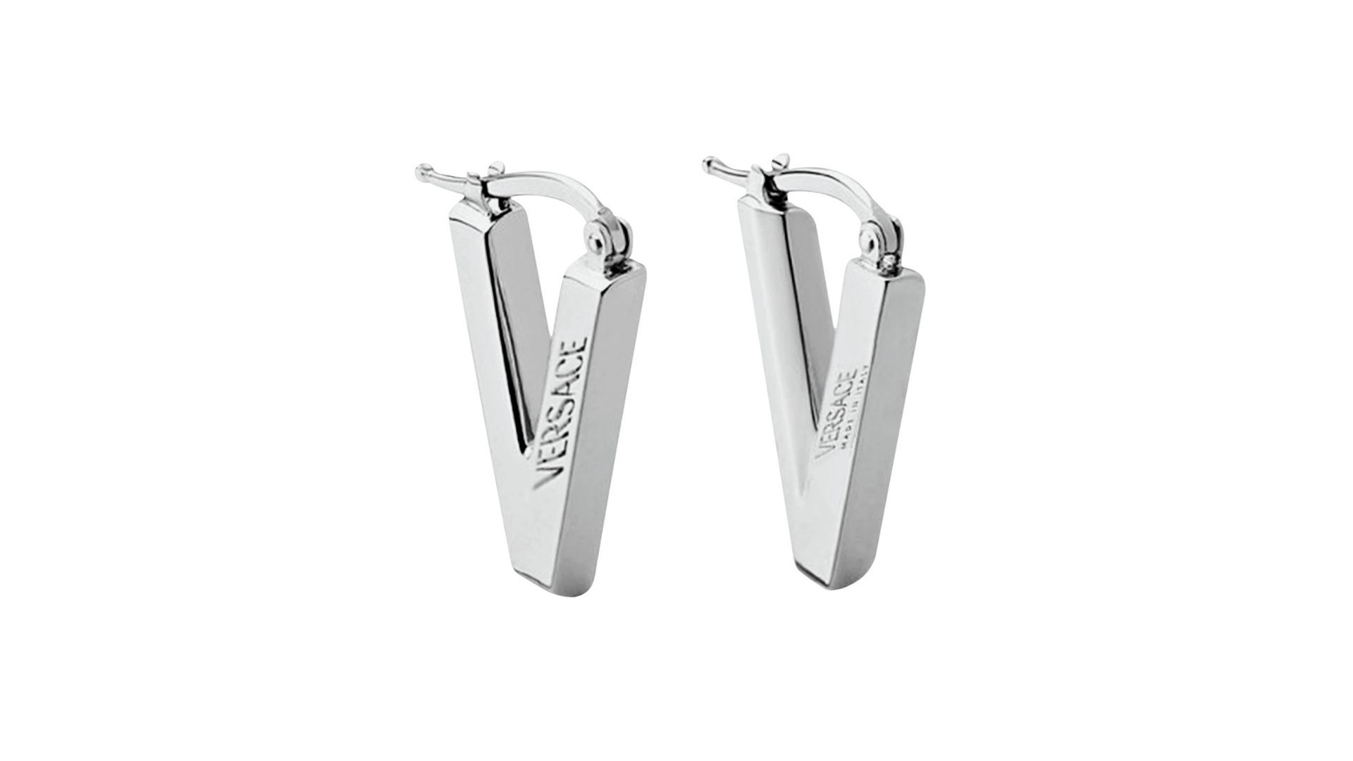 Earrings to wear in Osaka