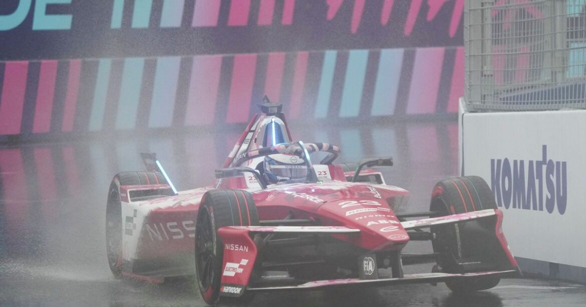 Oliver Rowland sets the pace as Nissan's powertrains dominate a sodden session in Tokyo