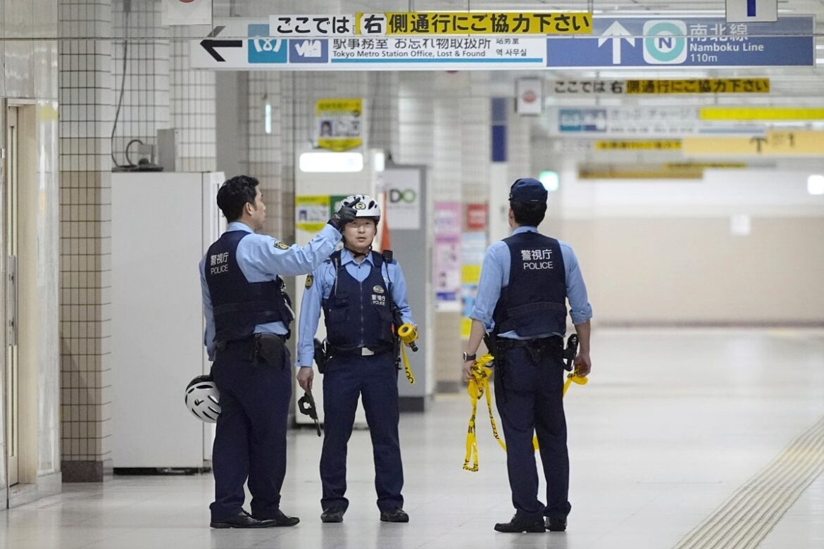 Rush hour horror as knifeman attacks passengers at Tokyo subway station Rush hour horror as knifeman attacks passengers at Tokyo subway station