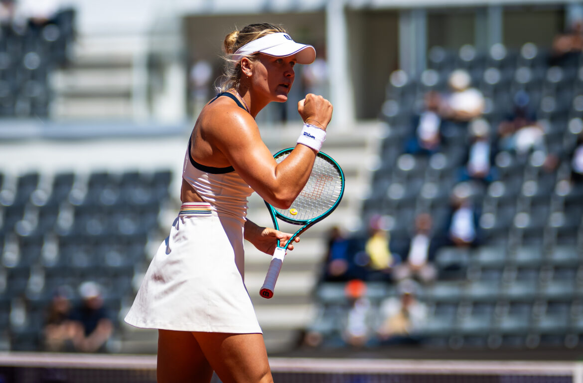 After aerobatic interruption, Stearns defeats Osaka in Rome thriller