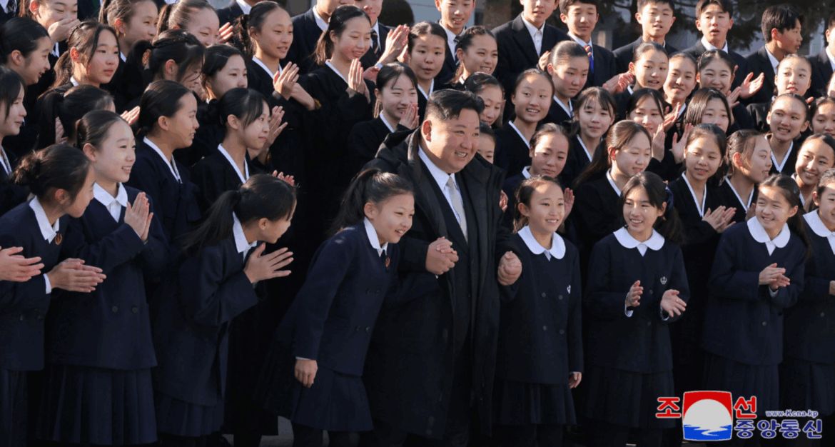 Kim Jong Un calls for pro-regime Koreans in Japan to visit their ‘homeland’ Share Icon