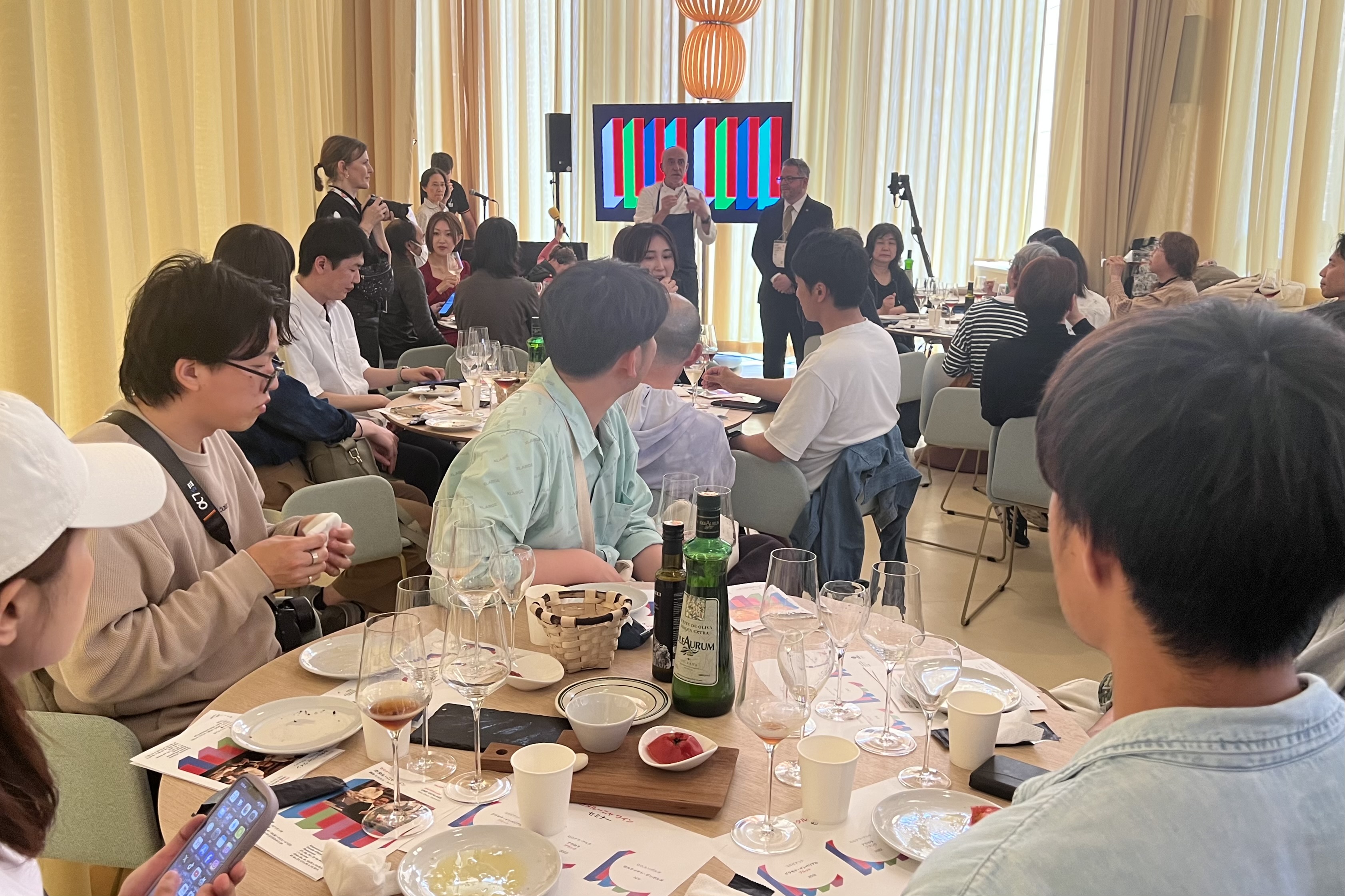 The pa amb tomàquet workshop at the Catalan Week at the Osaka Expo